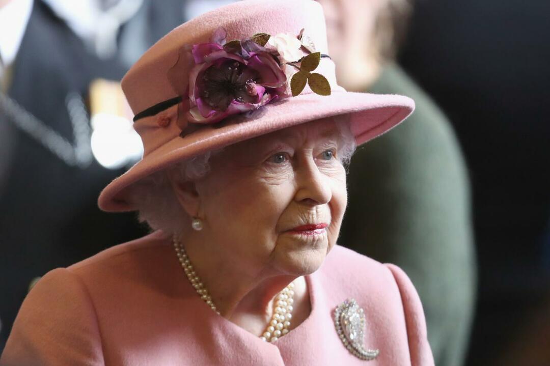 A memória da rainha Elizabeth II e Cemal Hünal surpreendeu a todos