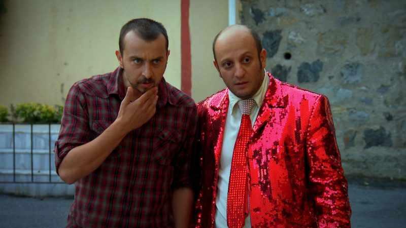 O ator Asuman Dabak está de volta na série de TV Leyla e Mecnun! Qual é o assunto da série Leyla ile Mecnun?