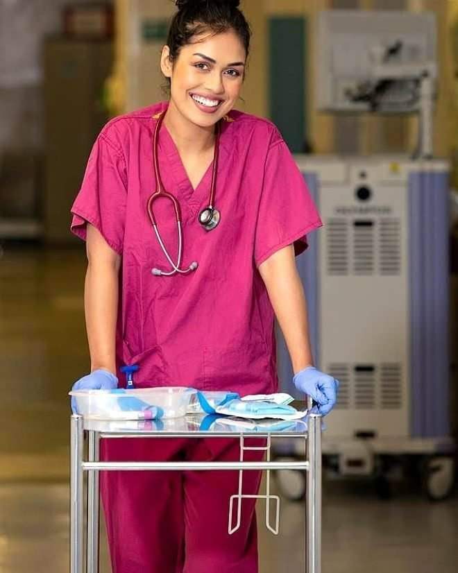 A principal profissão da rainha da beleza Bhasha Mukherjee está de volta ao médico!