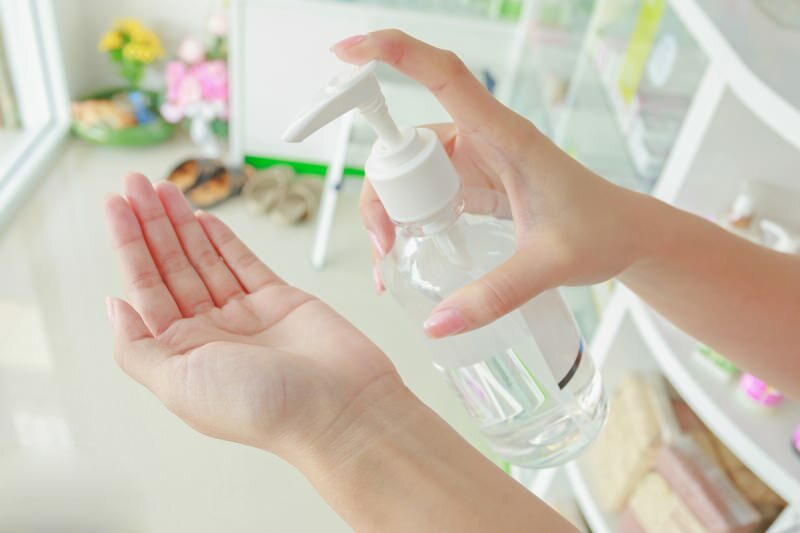 Como fazer desinfetante para as mãos com métodos naturais em casa?