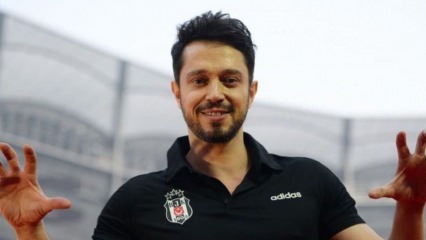 Momentos difíceis de Murat Boz, que subiu ao palco nas celebrações do campeonato do Beşiktaş!
