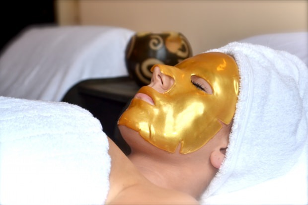 Os benefícios da máscara de ouro para a pele
