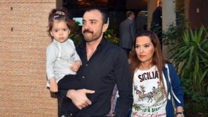 A esposa de Demet Akalın, Okan Kurt, choca pela execução duma hipoteca 