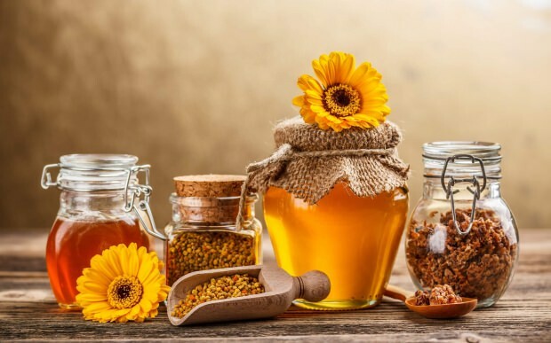 Quais são os benefícios de Nigella? O que o óleo de semente preta faz? Se você misturar cominho preto em mel e comê-lo ...
