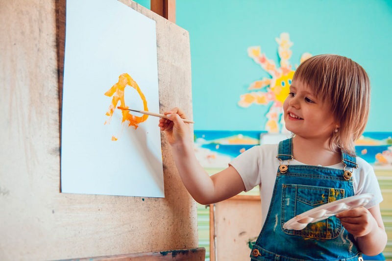 Atividades em aquarela para crianças! Fabricação natural de aquarela