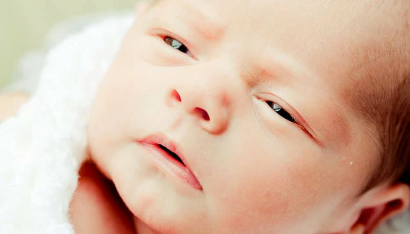 Quando a cor dos olhos dos bebês fica clara? Quando será determinada a cor dos olhos dos bebês?