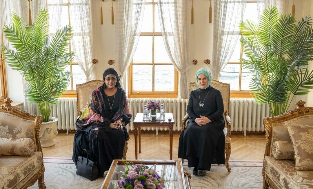 A primeira-dama Erdoğan encontrou-se com a esposa do Presidente do Senegal!