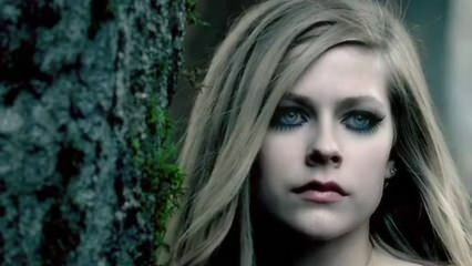 Avril Lavigne tem uma doença silenciosa!