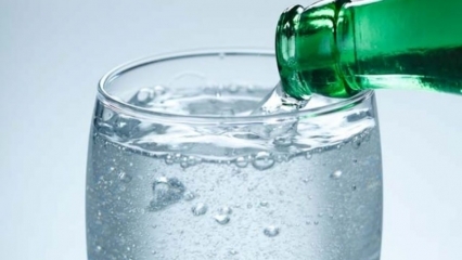 Quais são os benefícios da água mineral? A água mineral afeta a epidemia de coronavírus?