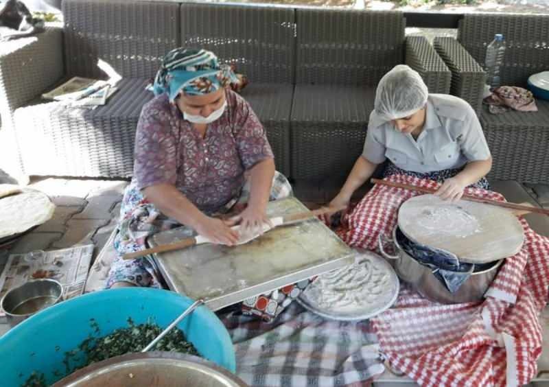 Festival da colheita na casa de repouso em Muğla