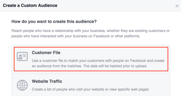 Crie um público personalizado no Facebook usando uma lista de clientes.
