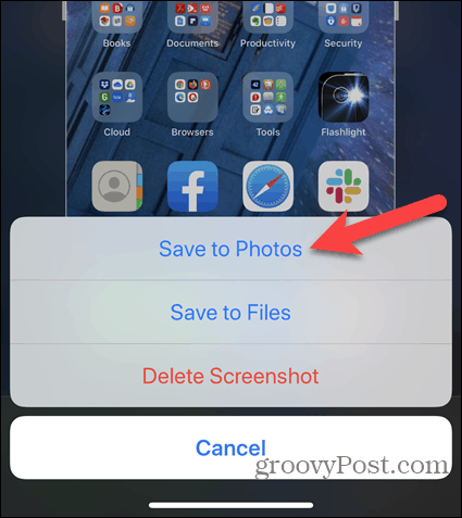 Toque em Salvar em fotos ao editar uma captura de tela do iPhone