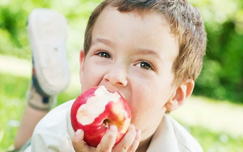 Consumo de frutas e vegetais frescos para a saúde bucal em crianças