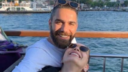 Kadir Doğulu e Neslihan Atagül estão no ferry de Eminönü!