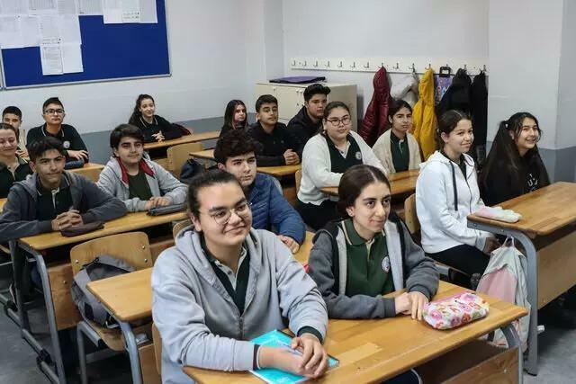 A educação começou em 8 distritos de Malatya