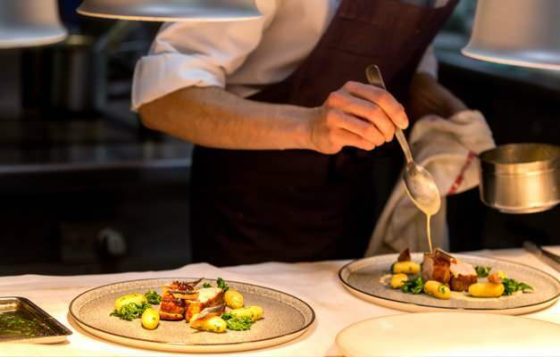 O que é gastronomia? O que faz um graduado em gastronomia e artes culinárias?