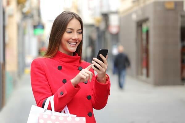 As mensagens SMS podem ajudar a direcionar o tráfego de pedestres local para sua loja.