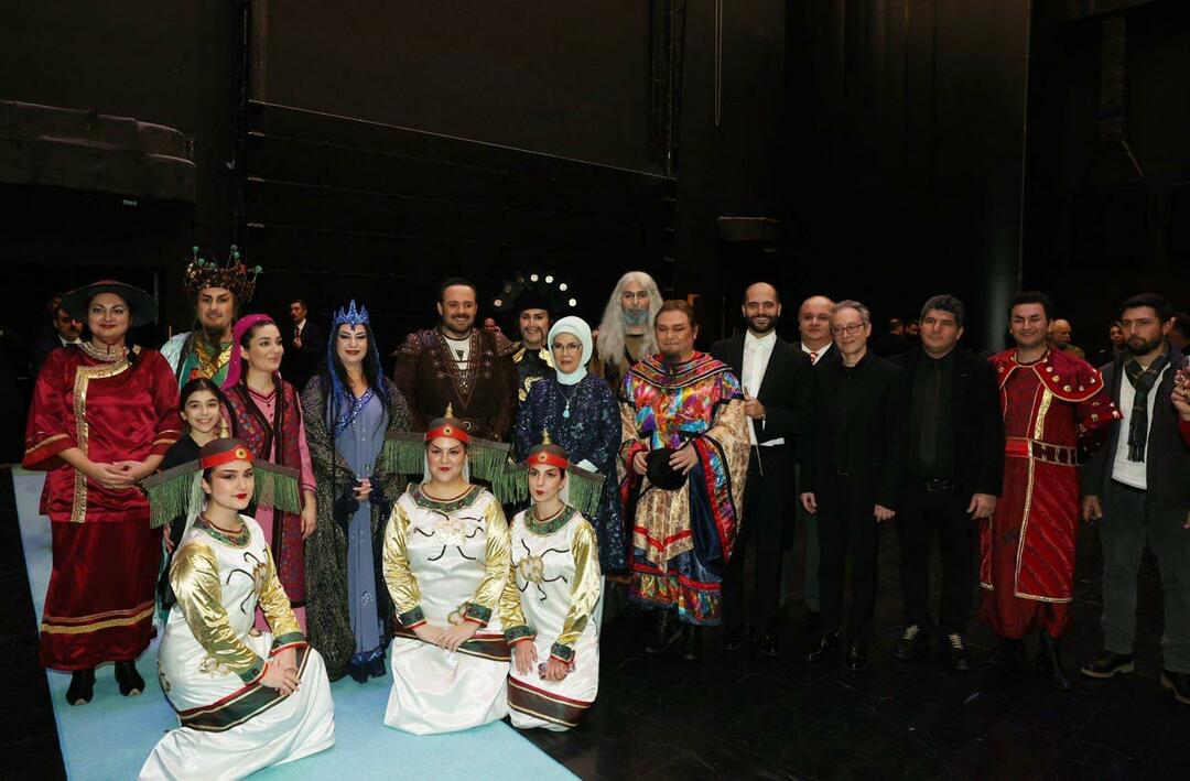Emine Erdoğan assistiu à ópera Turandot