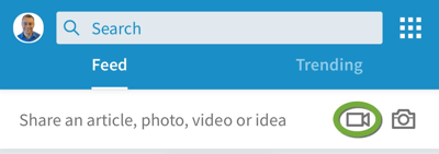 Procure o ícone da câmera de vídeo no aplicativo móvel LinkedIn.