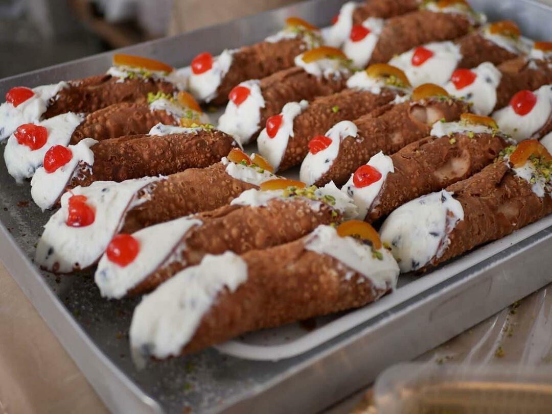 O que é cannoli e como é feito? Receita de canola de sobremesa italiana