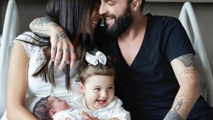 A esposa de Berkay, Özlem Ada Şahin, ensinou Mevlit para seu bebê recém-nascido!