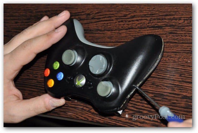 Alterar os polegares analógicos do controlador Xbox 360 desmontam o gabinete do controlador