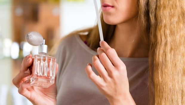 Como entender o perfume falso? Quais são os danos de perfumes falsos?