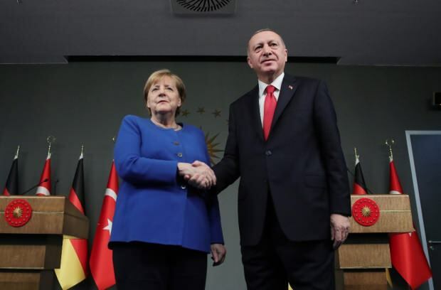 A ação de Istambul da chanceler Angela Merkel em Istambul abalou as mídias sociais!