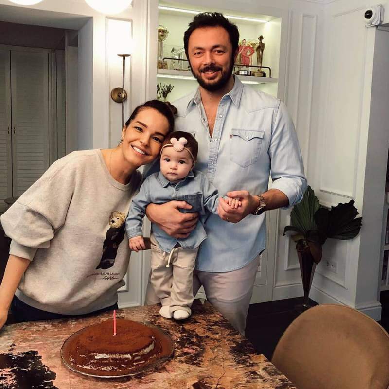 Nova foto com a filha Zeynep da cantora Bengü!