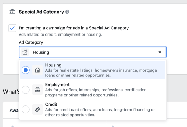 Opções de categoria especial de anúncio do Facebook no menu suspenso Categoria de anúncio
