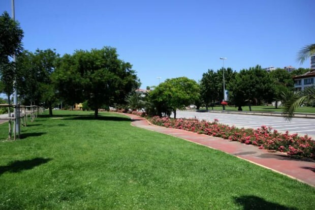 Estrada e parque de praia entre Caddebostan Bostancı