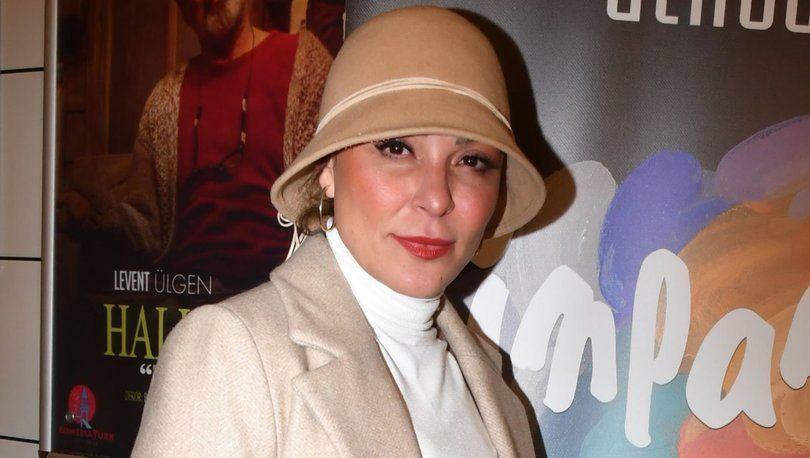 Imagem surpreendente de Ziynet Sali, que é comparada a Jennifer Lopez! Camuflado com seu chapéu