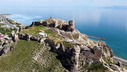 O Castelo de Urartu com sua vista única do Lago Van está sendo restaurado