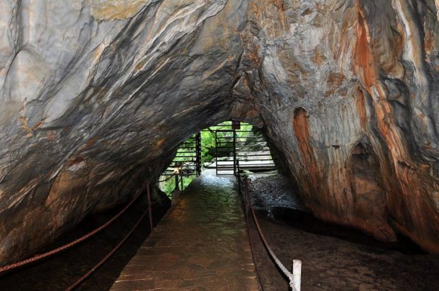 Caverna Dupnisa