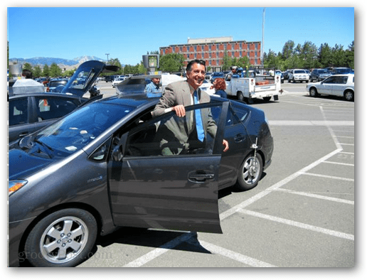 Governador de Nevada impressionado com os carros sem motorista do Google