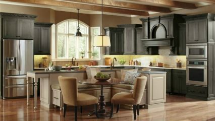 Sugestões de decoração que criarão uma área de estar em sua cozinha