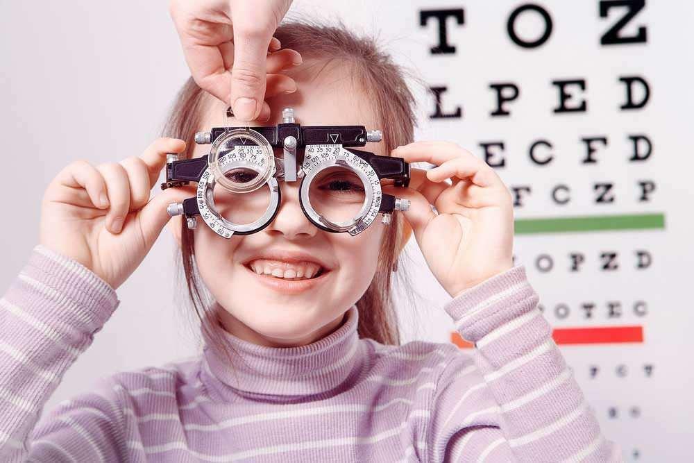  Exame oftalmológico em crianças