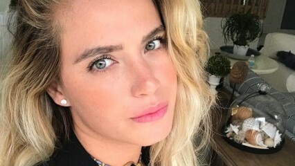 Compartilhando sem maquiagem da jovem atriz Ceyda Ateş