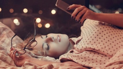 O que causa o uso de um telefone antes de dormir?