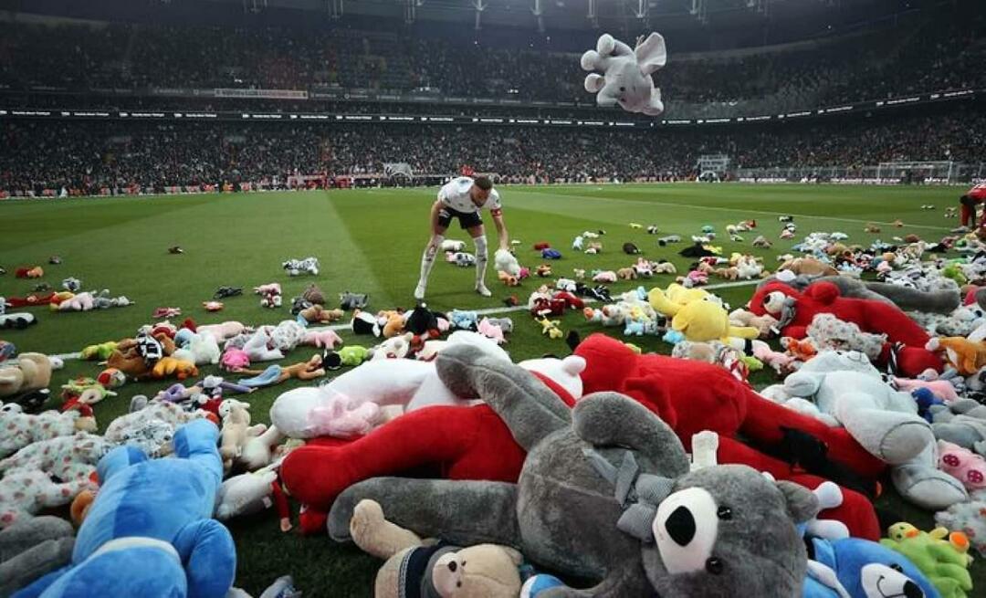 Mudança significativa dos torcedores do Beşiktaş! Eles jogaram brinquedos no campo para as vítimas do terremoto