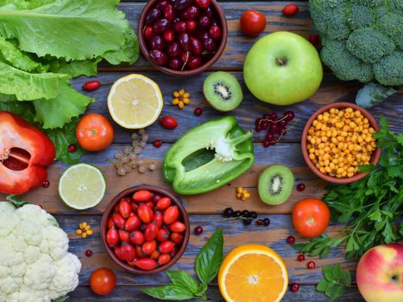 Os alimentos ricos em antioxidantes são tomates-alho e quais são