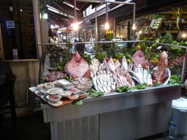 Pontos de venda de peixe fresco e econômico em Istambul