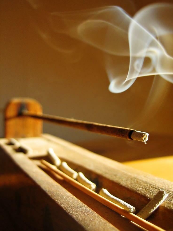 Benefícios da queima de incenso