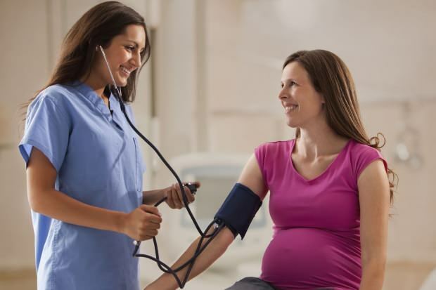 Qual deve ser a pressão arterial durante a gravidez?