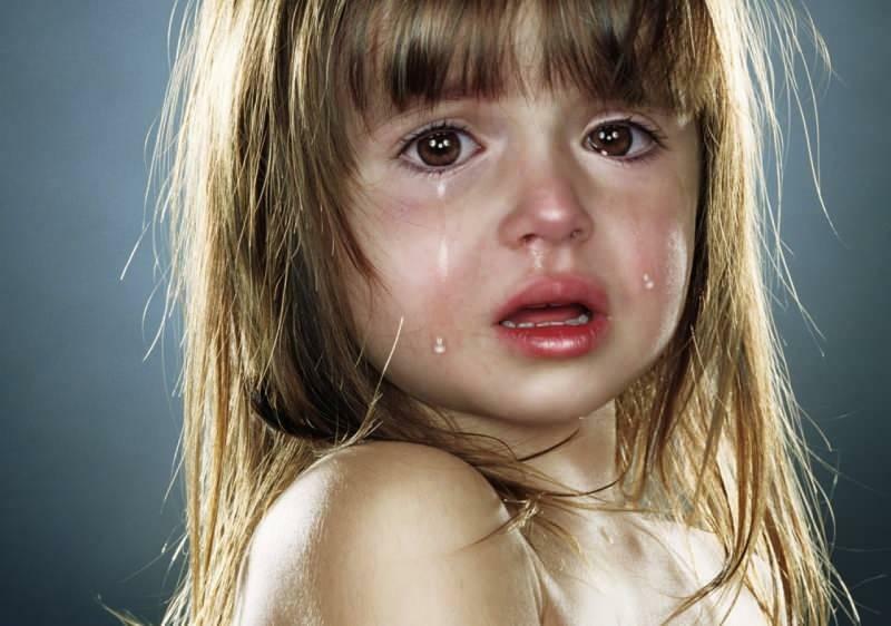 O que significa ver uma menina chorando em um sonho?