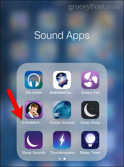 Ícone de download na nuvem ao lado do nome do aplicativo
