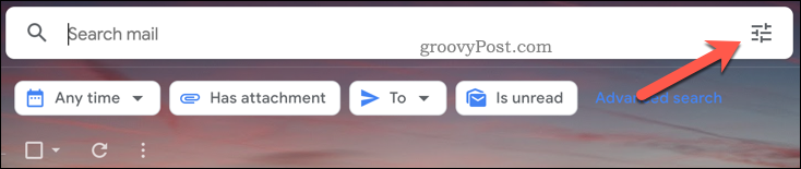 Abrindo o menu de pesquisa avançada no Gmail