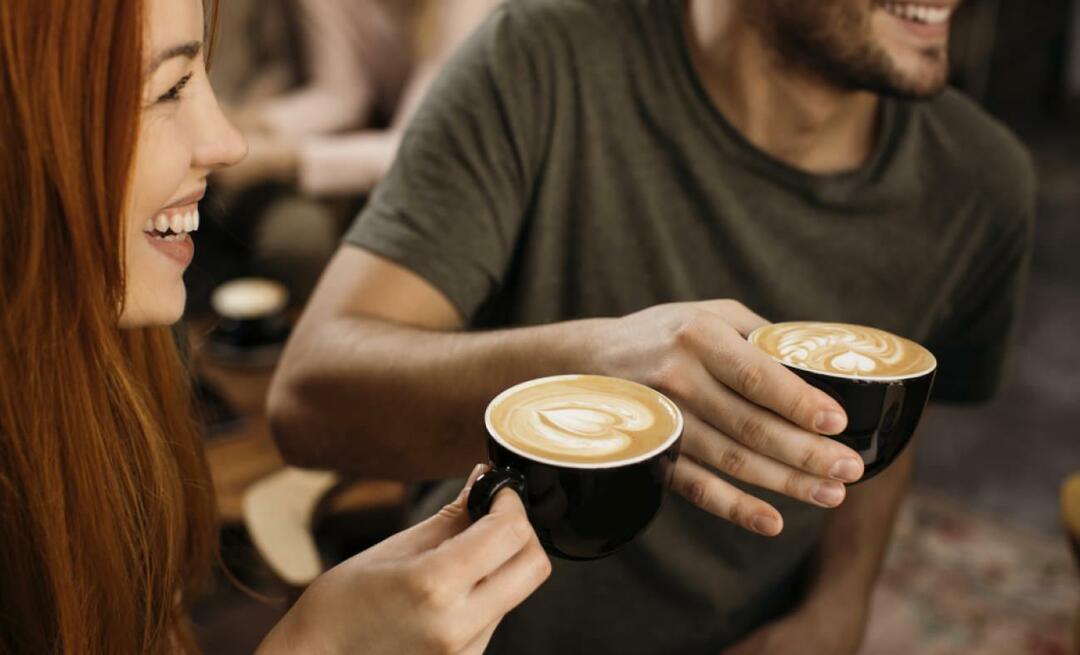 Os turcos não podiam abrir mão de seu próprio café! Café turco de longe...