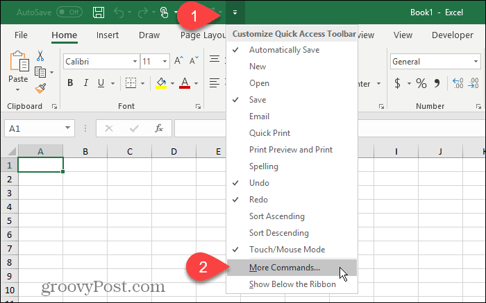 Selecione Mais comandos na barra de ferramentas de acesso rápido no Excel