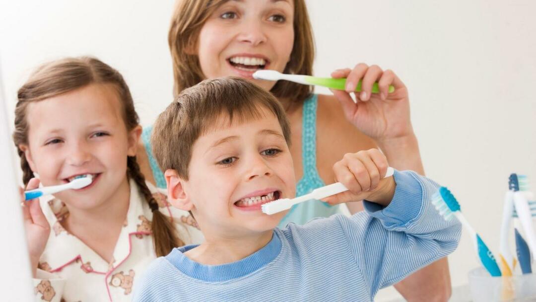 Como deve ser o cuidado bucal e odontológico das crianças?